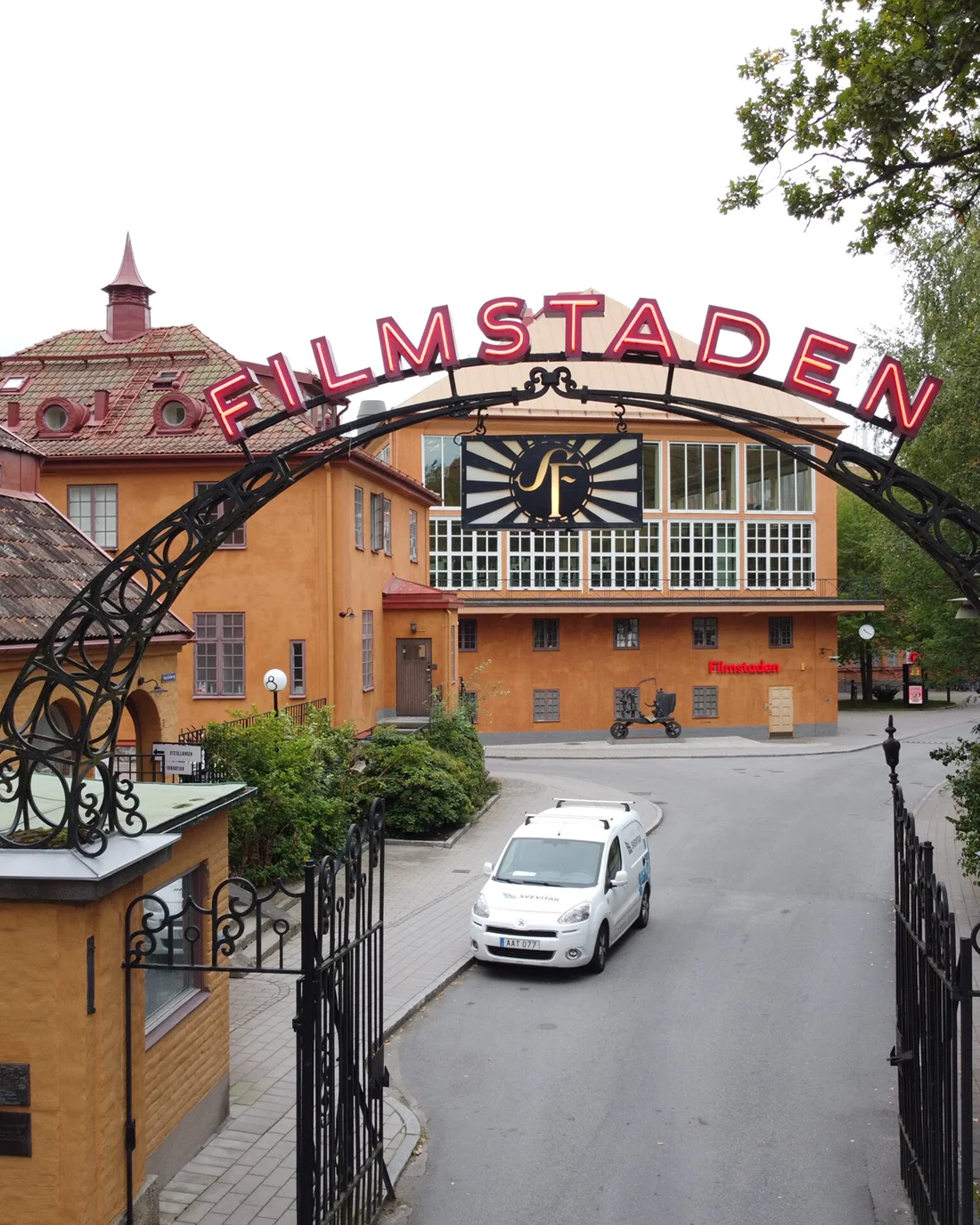 Takläggare Stockholm Svevitak arbetar på Filmstaden